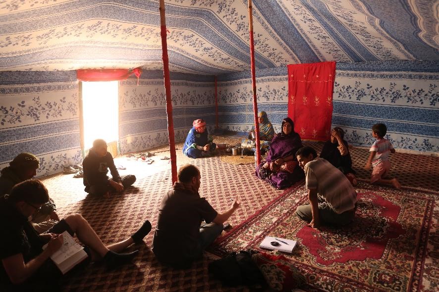 Cooperació universitària en l’àmbit del patrimoni cultural als campaments de refugiats sahrauís: literatura oral i museus