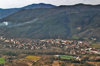Estudi de la relació entre la vila d’Amer (Girona) i el ferrocarril Olot-Girona